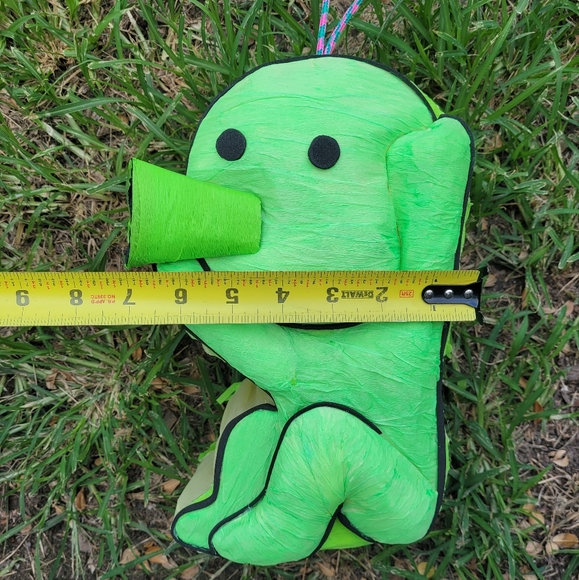 Smiski Mini Gift piñata GLOW in The Dark - Picture 5 of 7